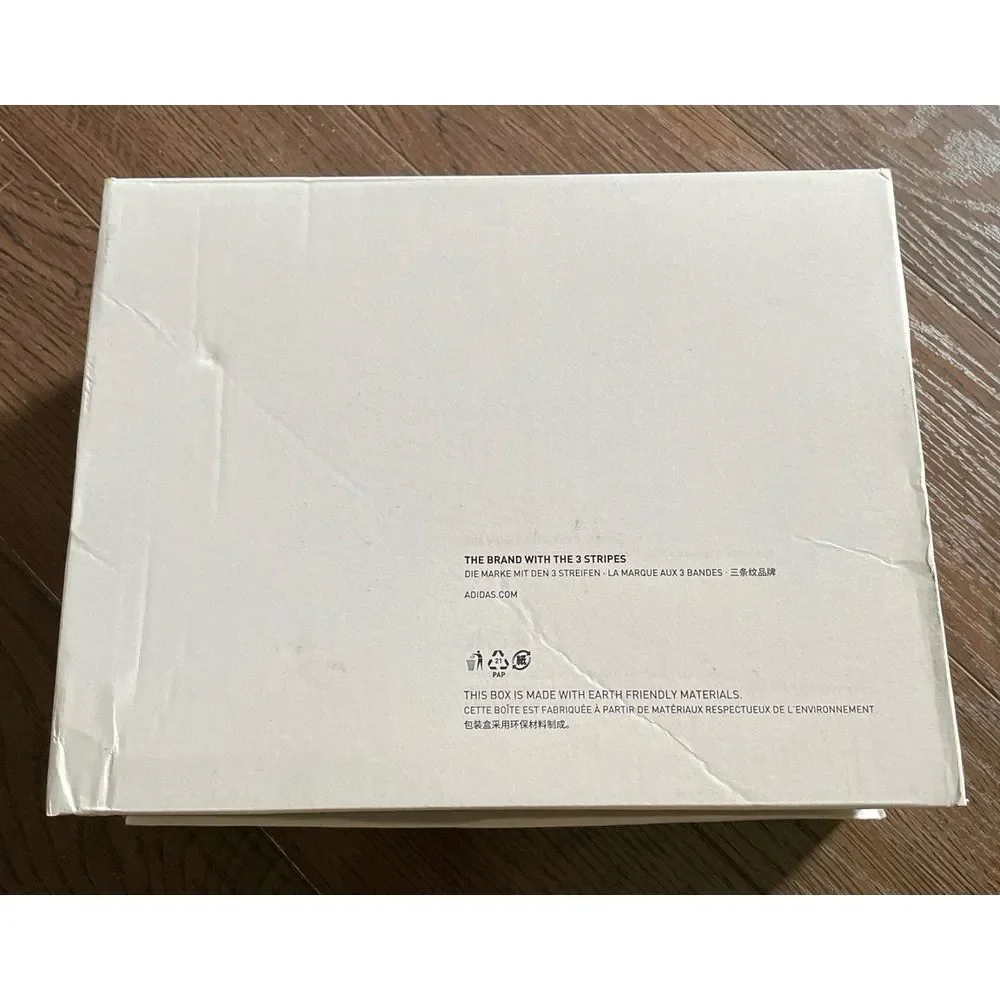 Adidas empty shoe box‎